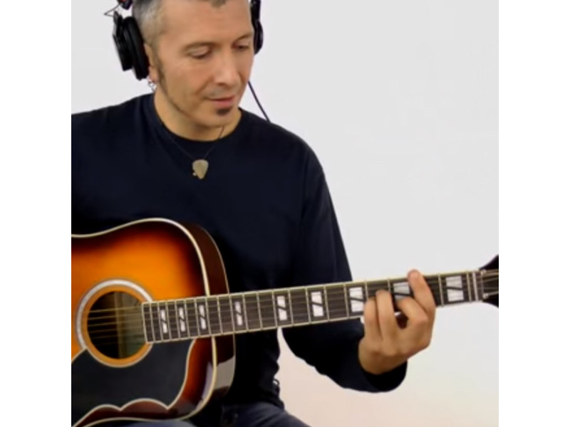 ВІДЕО! Массімо Варіні виконує легендарну Hotel California (Eagles) на гітарах Eko Guitars RANGER VR Series