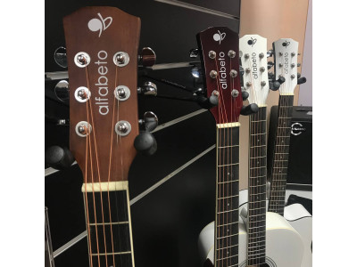 Нова поставка Alfabeto: від класичних гітар до арфи