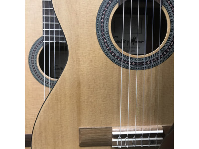 Замовляйте класичні гітари Santos Y Mayor