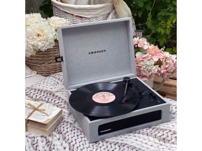 Crosley Voyager Gray: stylish and affordable turntable