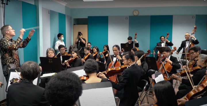 Recording an orchestra rehearsal with an LCT 040 MATCH stereo pair