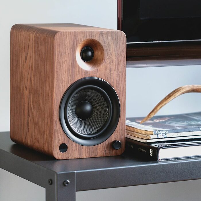 Активна полочна акустика Kanto YU6 (Walnut)