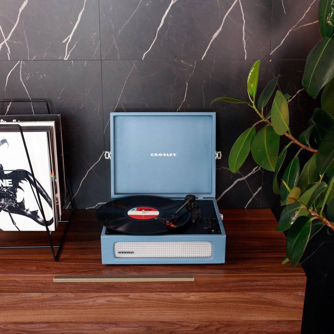 Vinyl players Crosley Voyagerin assortment for​ 5990 UAH instead of 6990 UAH